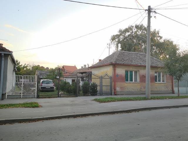 House and building land in the center of Pozarevac