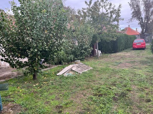 House and building land in the center of Pozarevac