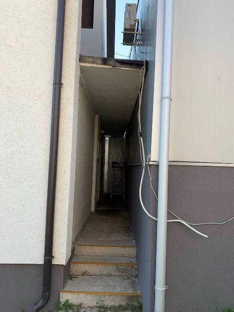 Business building and house, Lazarevac, Belgrade